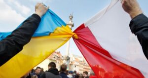 Українці в Польщі — дослідження ринку праці, на яку роботу частіше погоджуються люди — Укрaїнa