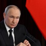 Путінське “Перемир’я” на 9 Травня: Чому Кремль Благає про Паузу, а Україна Вимагає Миру?