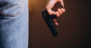 У Хмельницькому сталася стрілянина у дворі будинку — Укрaїнa