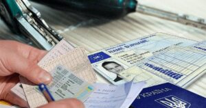 Прострочені права під час війни: хто може їздити і чи світить штраф