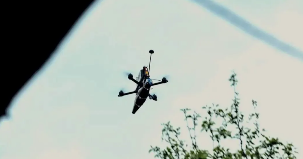 12-річний хлопець на Чернігівщині знешкодив FPV-дрон, який летів на дітей