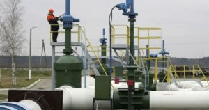 Словаччина відновила отримання нафти через Дружбу після тримісячної перерви — Світ