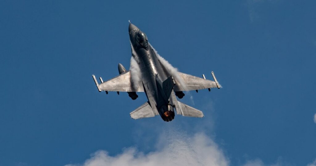 Генерал використав F-16 і гелікоптери в особистих цілях: деталі скандалу — Світ