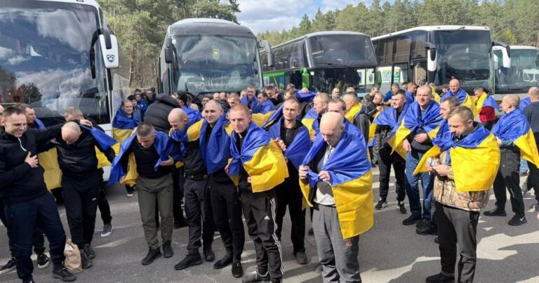 Велика Перемога: 193 Герої Повернулися Додому! Перші Кадри Звільнення, Які Зігріють Ваше Серце!
