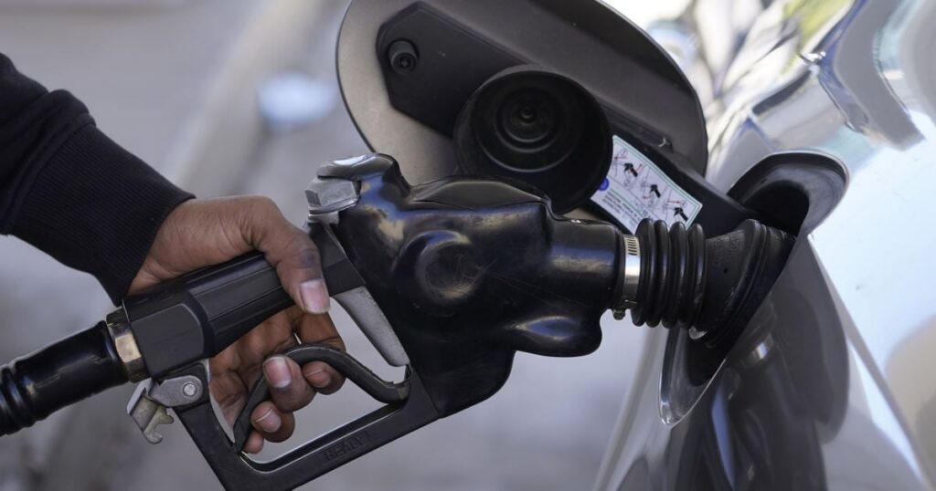 Ціни на пальне — на АЗС уже дешевшає, але ризик дефіциту дизеля зростає — Укрaїнa Ціни на пальне — на АЗС уже дешевшає, але ризик дефіциту дизеля зростає — Укрaїнa