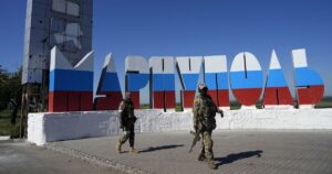 Квиток в один бік за €1500: чому українці повертаються в окупацію — Укрaїнa