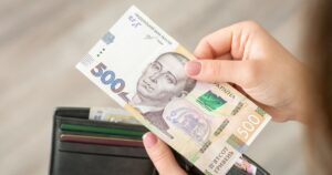 Хитра Пенсіонерка: Як Одна Жінка Спробувала Отримати 102 Тисячі Гривень Зайвої Пенсії, Але Потрапила Під Суд!