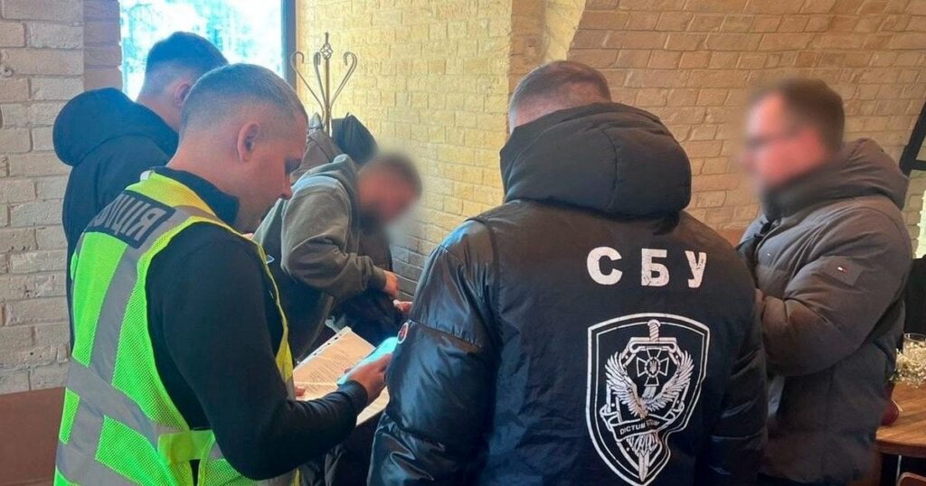 Депутат за 10 тисяч доларів обіцяв зняти з розшуку і оформити бронювання - справу передано до суду — Киев Депутат за 10 тисяч доларів обіцяв зняти з розшуку і оформити бронювання - справу передано до суду — Киев