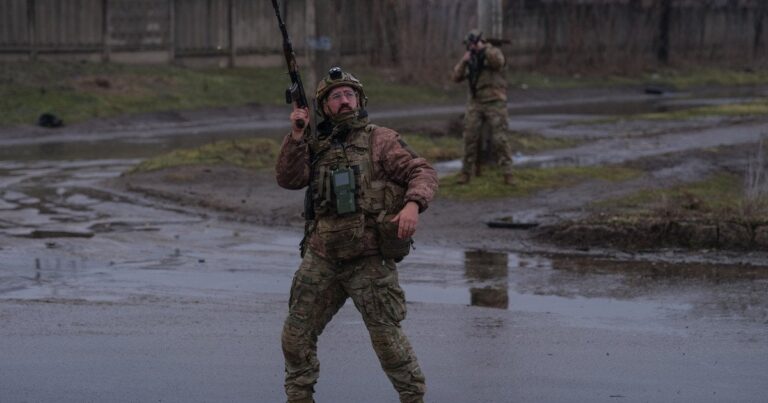 Дедлайни Путіна “згоріли”: Кремль витягує війська зі стратегічного резерву, але це марно – ISW