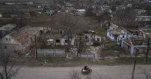 Російські обстріли селища біля Запоріжжя: є жертви та руйнування