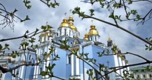 Подвійний удар стихії накриває Київ: синоптики попередили, коли "розгуляється" негода