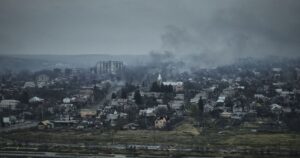 РФ завозить росіян на окуповані території: чому це не просто про видобуток, а про зміну демографії?