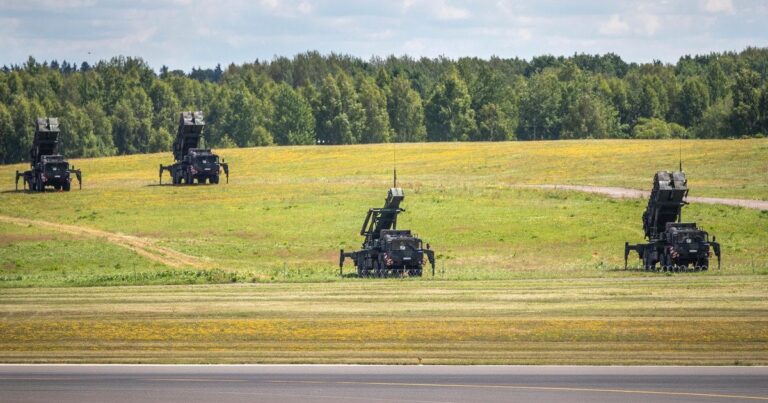 Критичний дефіцит ракет Patriot: Чому українська ППО опинилася на “голодному пайку”?