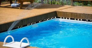 Жорстока трагедія в Італії: 7-річного хлопчика затягнуло у систему всмоктування басейну під час святкування дня народження