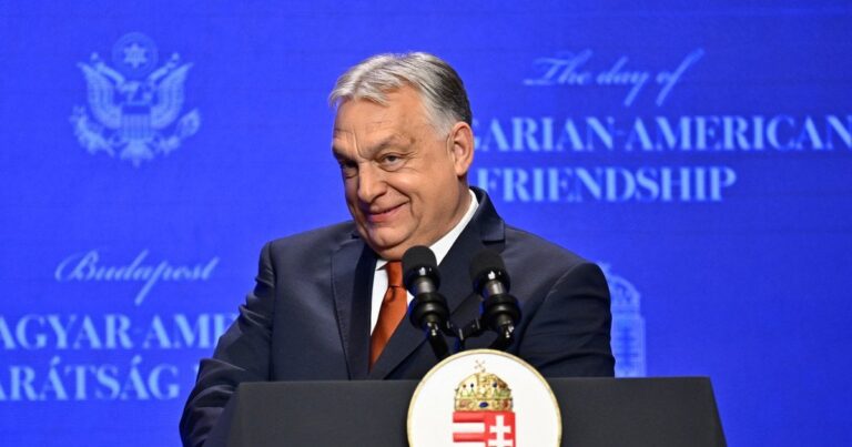 Опозиційна партія “Тиса” випереджає партію Орбана напередодні виборів в Угорщині