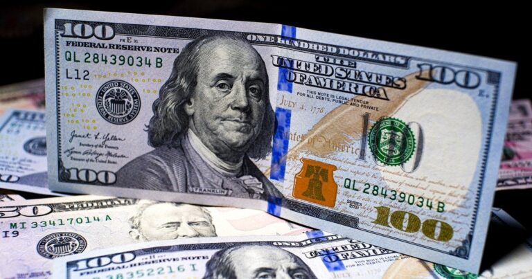 Долар по 46: Чи чекає Україну новий стрибок курсу? Експерт попереджає про неминучі зміни!