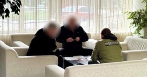 Депутат приховав спалах чуми та закопував хворих свиней: справу передали до суду