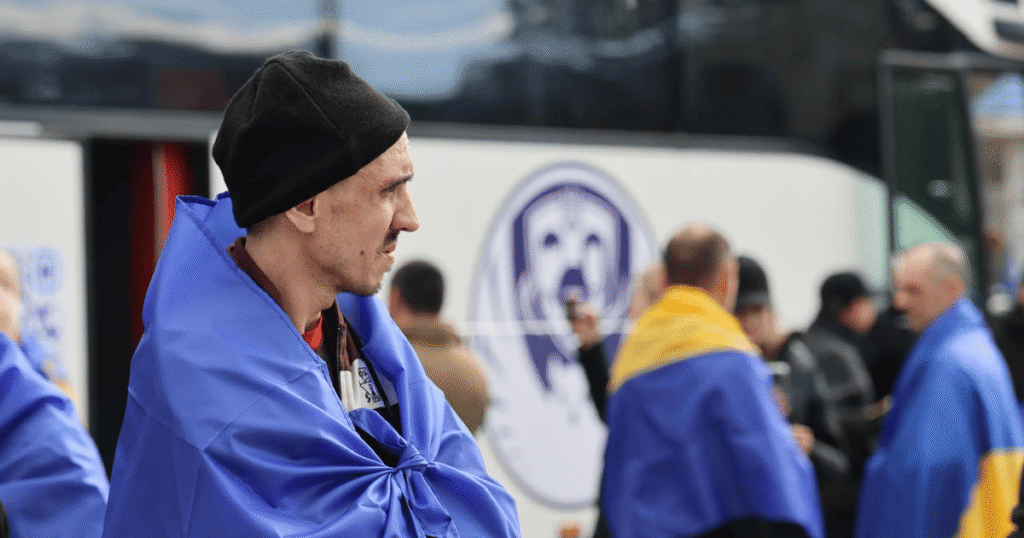 Обмін полоненими 24 квітня - до України повернули воїна, якого вважали безвісти зниклим — Укрaїнa