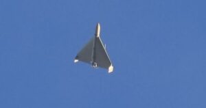 Атака РФ на Одесу — з’явилося відео безпосереднього влучання в житловий будинок — Укрaїнa