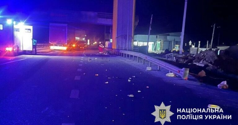 Жахлива трагедія на Київщині: Вантажівка забрала життя чоловіка на інвалідному візку – що потрібно знати про безпеку на дорозі