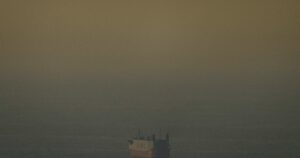 Ормузька протока: Іран обмежує рух танкерів та звинувачує США у порушенні перемир’я