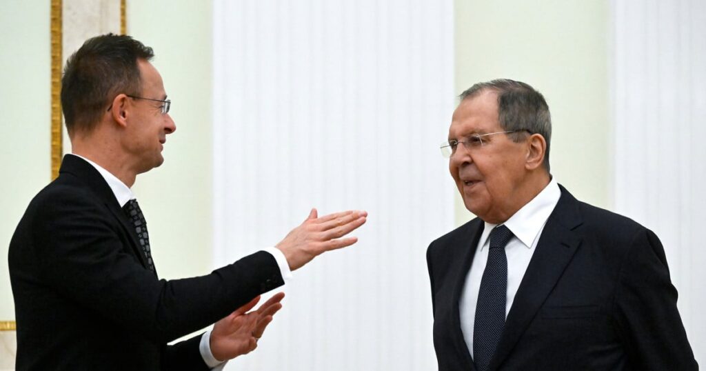 Плівки Сіярто: журналісти дізналися, як Угорщина допомагала Росії блокувати Україну в ЄС