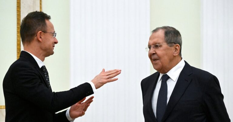 Сіярто-плівки: Як Угорщина, за даними ЗМІ, координувала дії з Росією проти України