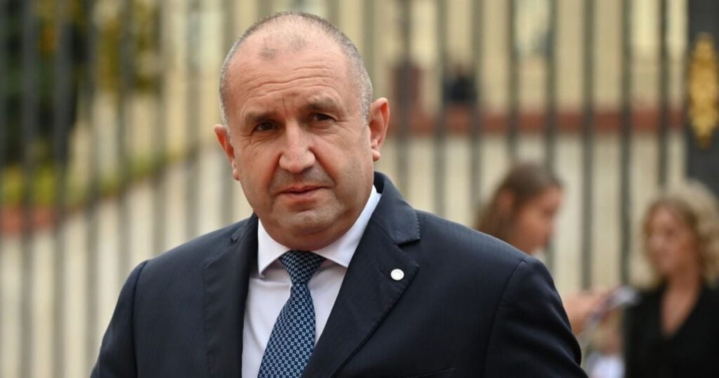 Румен Радев очолив рейтинги виборів у Болгарії на тлі антикорупційних обіцянок — Світ Румен Радев очолив рейтинги виборів у Болгарії на тлі антикорупційних обіцянок — Світ