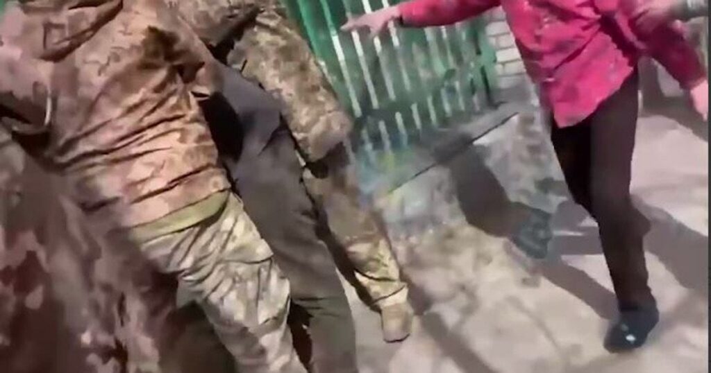 Сутичка у Львові - напад на ТЦК і поліцію під час мобілізаційних заходів — Укрaїнa