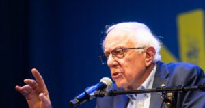 США перетворюються на олігархію: Берні Сандерс б’є на сполох щодо влади мільярдерів!