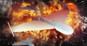 Удар дронів по Одесі: влучання у приватний будинок, триває тривога