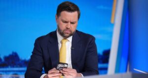 Венс в Будапешті назвав скандальними заяви Зеленського щодо Орбана — Світ