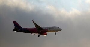 Авіакомпанії Європи можуть скоротити рейси восени через високі ціни на пальне — Світ