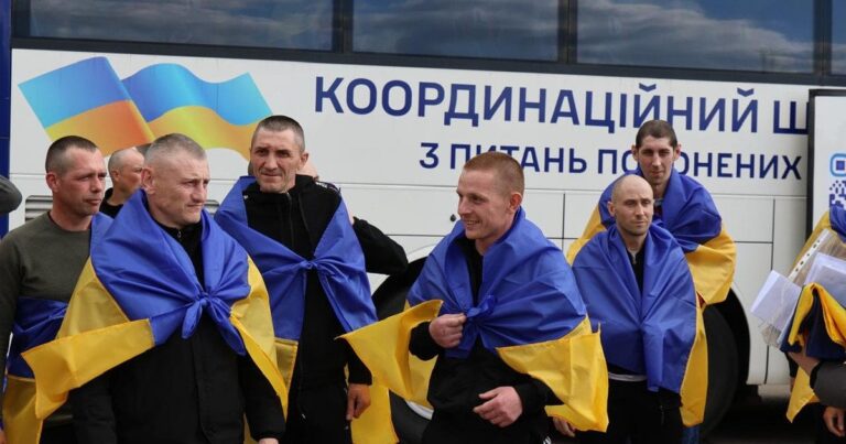 193 Захисники Вдома: Історія Незламності, Надії та Майбутніх Зустрічей!