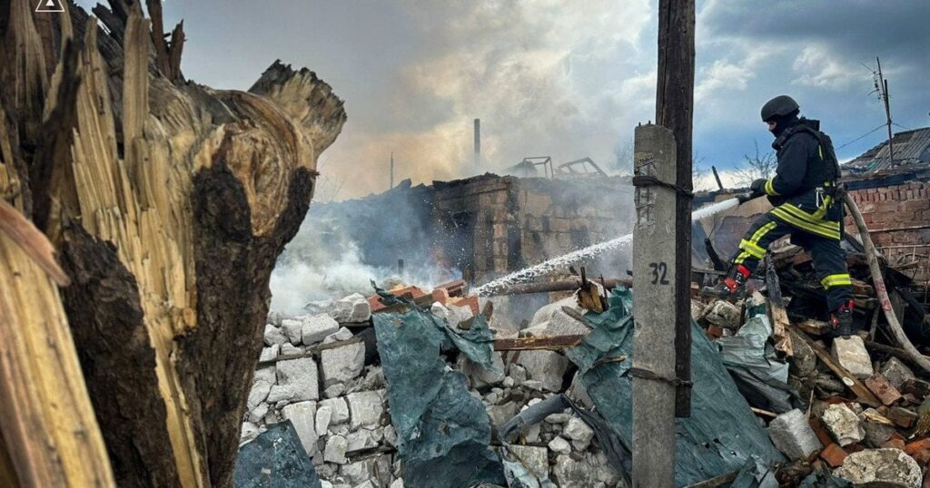 Поранені діти, пожежі, а замість будинків — руїни: РФ вдарила по житловому сектору на Харківщині