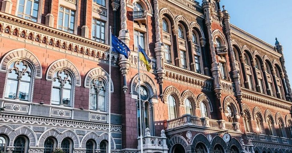 Директор Європейського департаменту МВФ Альфред Каммер похвалив НБУ за боротьбу з інфляцією в умовах війни — Гроші