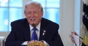 Трамп: “Можу стати президентом Венесуели, вивчу іспанську!”