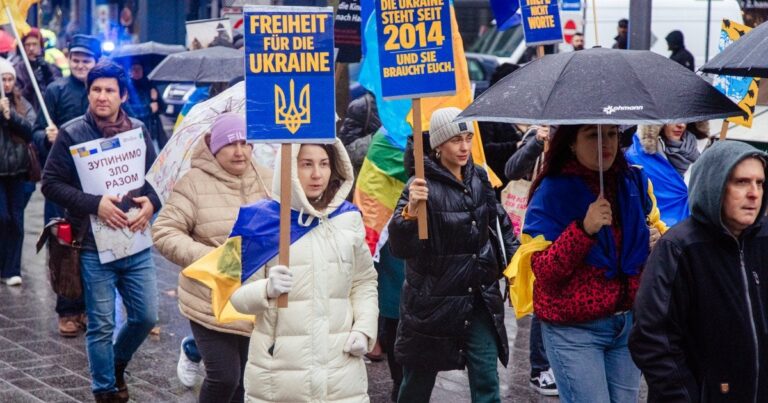 Чи дійсно українських чоловіків депортують з Німеччини: думка адвоката