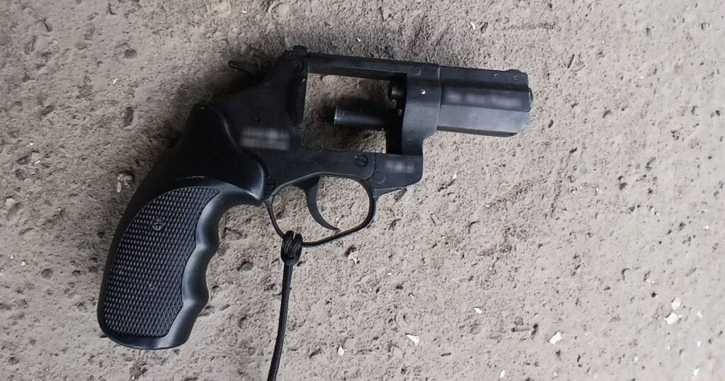 Ранкові постріли у Львові: що відомо про затриманого чоловіка та його зброю