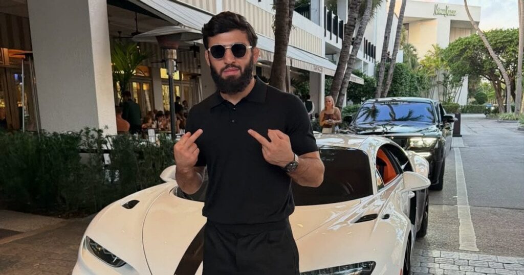 Російського бійця UFC вигнали з американського літака: подробиці скандалу