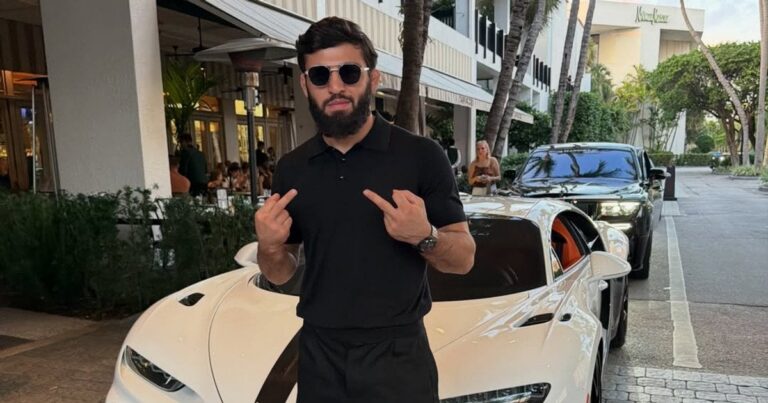 Скандал на борту: російського бійця UFC вигнали з американського літака!