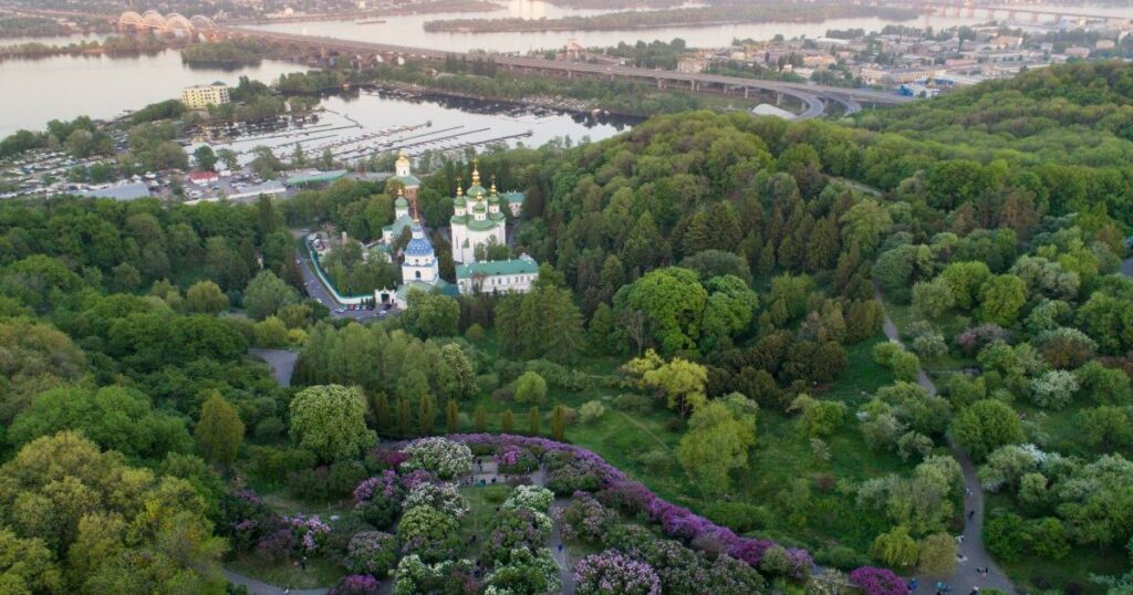 Погода у Києві та області 20 квітня: синоптики  попереджають про заморозки до -3 та дощі — Укрaїнa