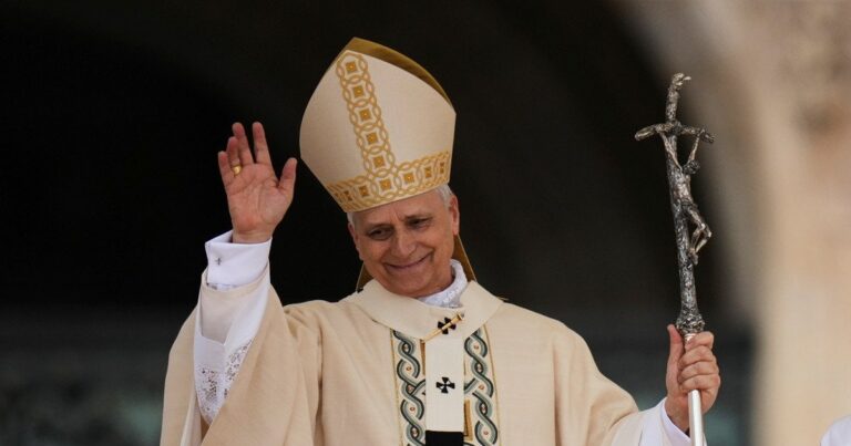 Світом правлять «жменька тиранів»: Папа Римський розкритикував політиків, які витрачають мільярди на війни