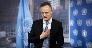 |||Зеленський та поразка Орбана: Сіярто звинувачує Київ у втручанні у…