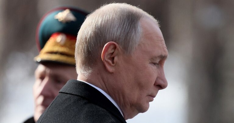 Путін повертається до сталінських методів: ФСБ отримує ім’я “червоного терориста”, а Росія готується до протестів