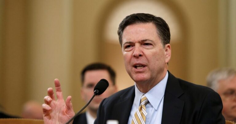 Фото з пляжу стало доказом: Екс-очільника ФБР звинувачують у причетності до замаху на Трампа – шокуючі деталі