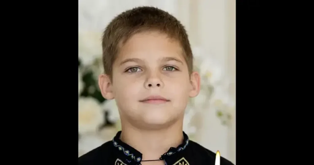 Мріяв стати футболістом: Черкаси прощалися з 8-річним Богданом, якого вбив російський дрон на дитячому майданчику — Укрaїнa