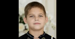 Мріяв стати футболістом: Черкаси прощалися з 8-річним Богданом, якого вбив російський дрон на дитячому майданчику — Укрaїнa