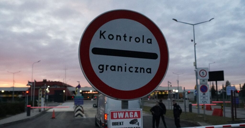 Українка змінила дату в документі — її не впустили до Польщі — Світ