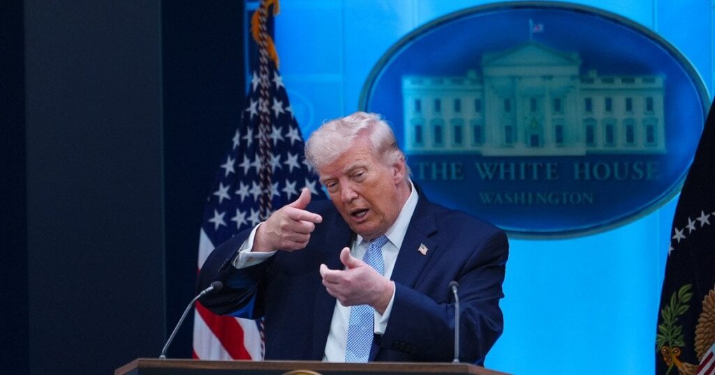 Трамп різко відповів на критику щодо свого психічного здоров’я — Політика